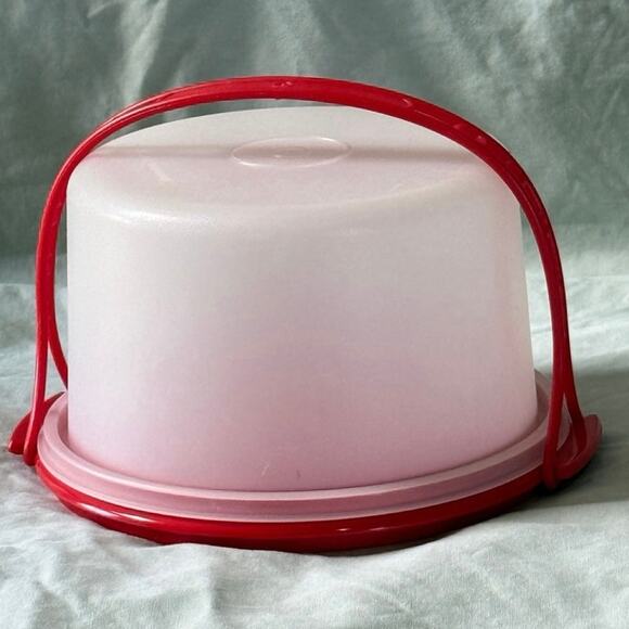 Tupperware Lot 1. Consists of 37 pieces large and small, mostly vintage. Clean. - Picture 7 of 8